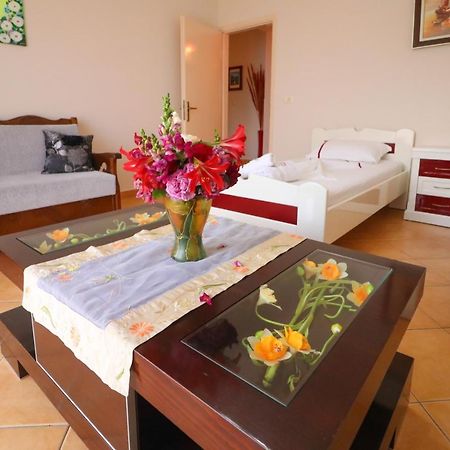 Apartments Vila Roboci Sarandë Eksteriør bilde