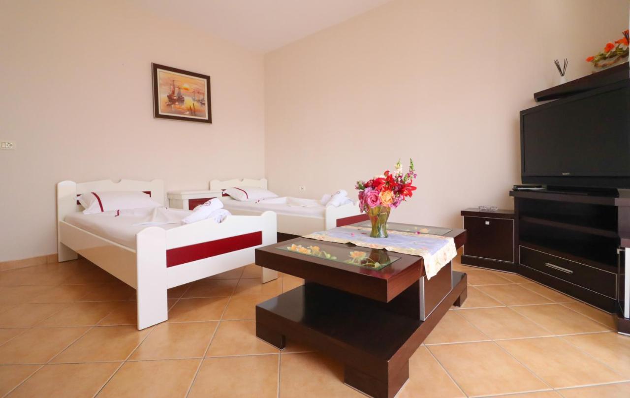 Apartments Vila Roboci Sarandë Eksteriør bilde