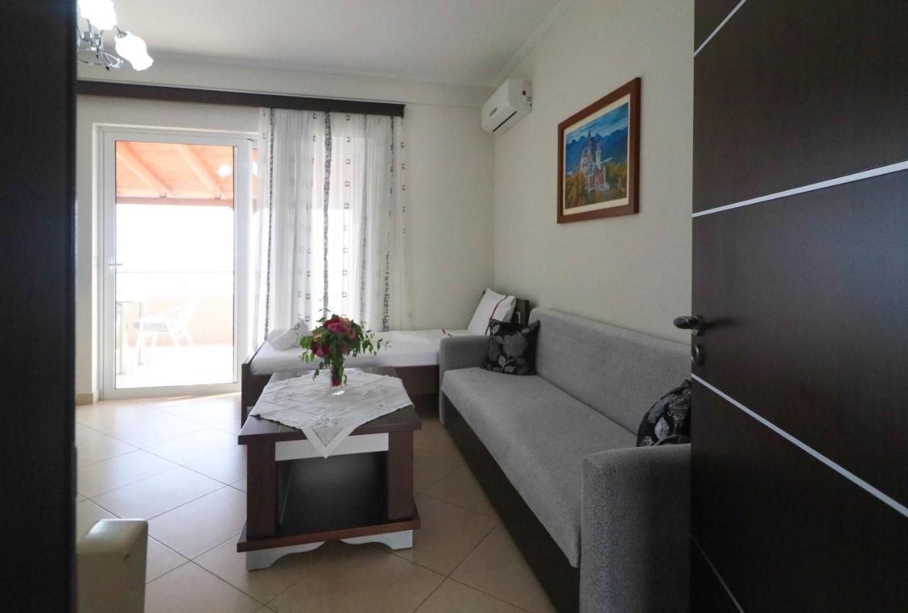 Apartments Vila Roboci Sarandë Eksteriør bilde
